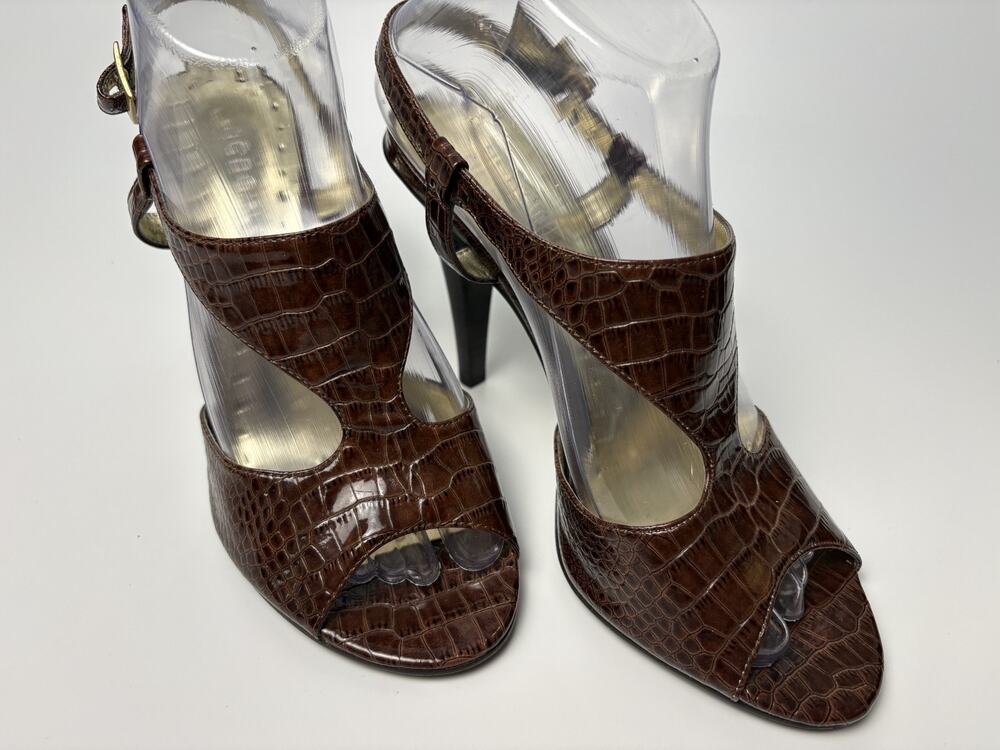 BCBGIRLS Brown Patent Leather Heels Crocodile Pattern Size 8B